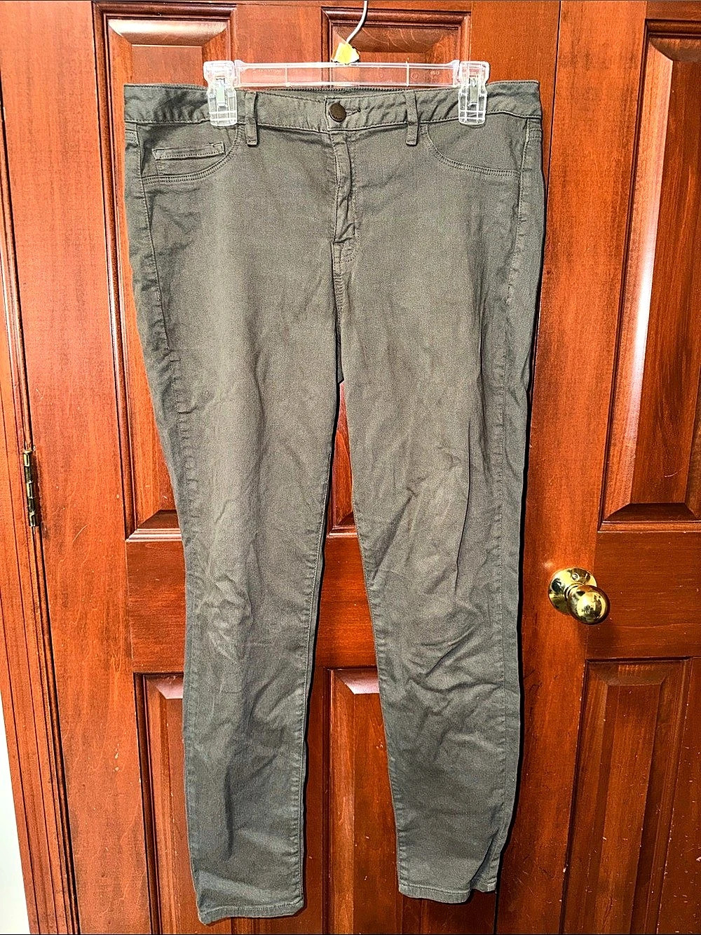 Refuge Women's Skinny Jeans in Olive Green